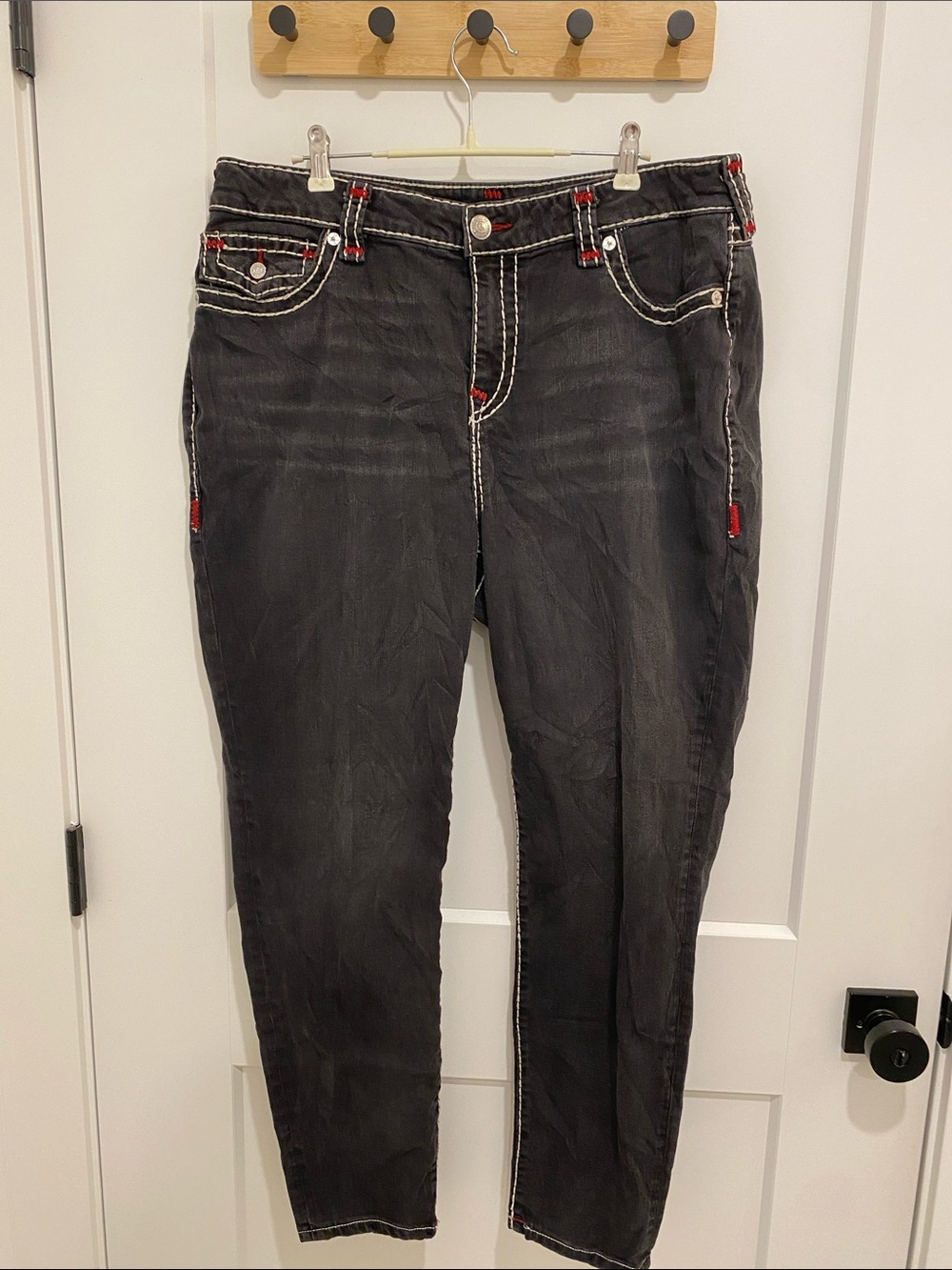 True Religion Black Jennie Curvy Mid Rise Super Skinny Womens Size 36 Red Stitch - Picture 4 of 8